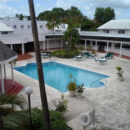 Hotel PomMarine Bridgetown Buitenkant foto